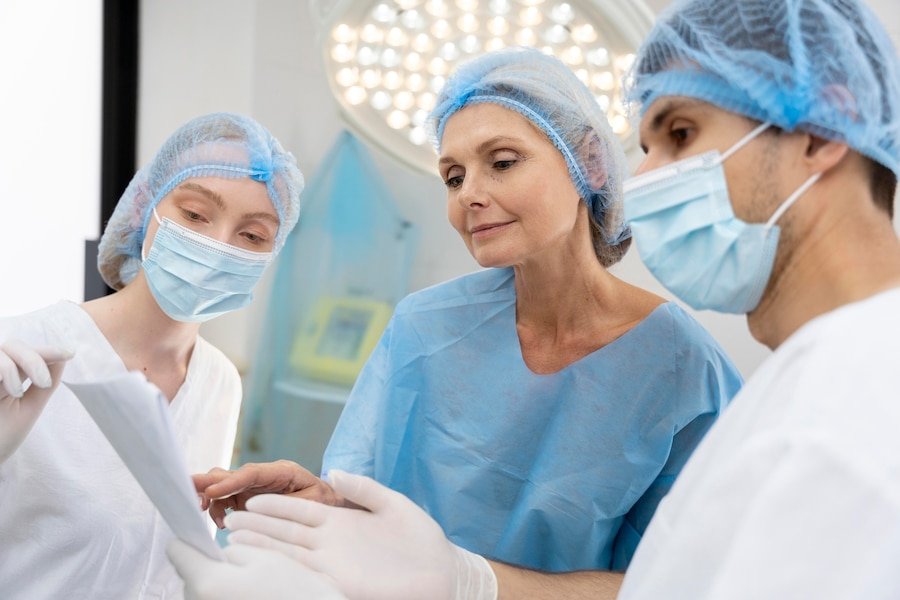 Best Plastic Surgeon in New Delhi.